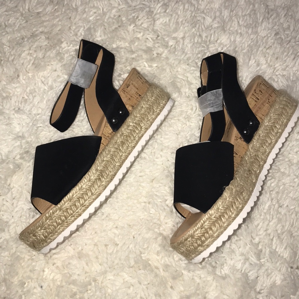 Sandals!!! - Picture 2 of 3